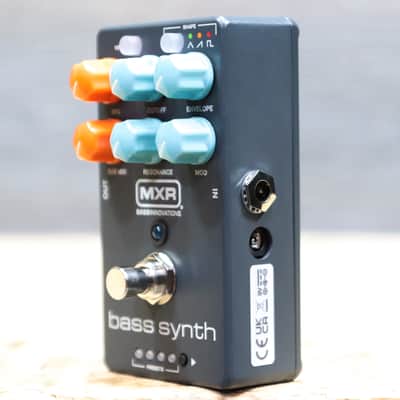 MXR MB301 Bass Synth Sub-Octave, Envelope and Lush Modulation Bass Effect Pedal image 2