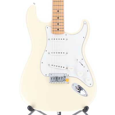 Fender Standard Stratocaster, Maple Fingerboard, White Pickguard, Olympic White (U5) (30392)