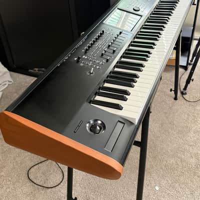 Korg KRONOS 2 88-Key Digital Synthesizer Workstation 2014 - Present - Black/Wood