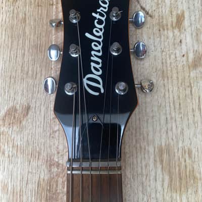 Danelectro The '64 with Bigsby 2010s - Orange Metallic image 3