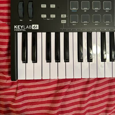 Arturia KeyLab Essential 61 MkIII MIDI Controller 2023 - Present Black Bild 5