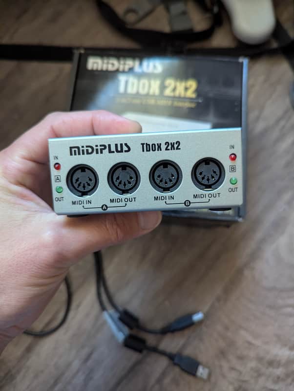 MIDIPLUS MIDI 2x2 - With Cables image 1