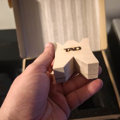 Brand new TAD ZZ021-WN insulators image 5
