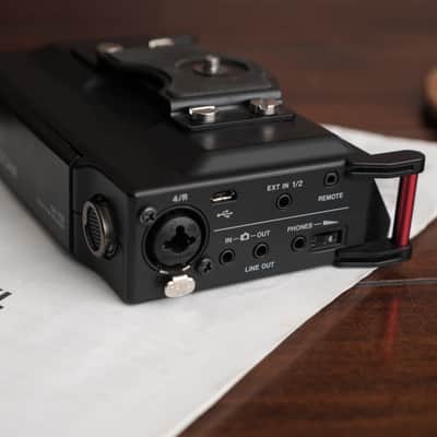 TASCAM DR-70D 4-Channel Audio Recorder for DSLR Cameras 2014 - Present - Black image 5