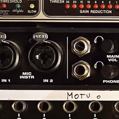 MOTU 828x Thunderbolt / USB 2.0 Audio Interface 2014 - Present - Black image 2