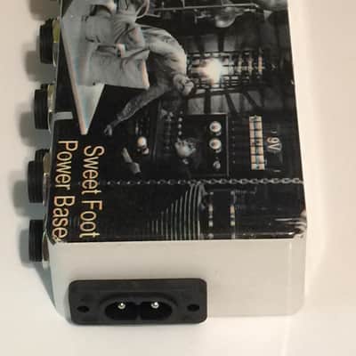 Iso Base Totally Isolated 8 Outlet 9 Volt Power Supply - HANDMADE IN USA by sweetfootpedals.com image 10
