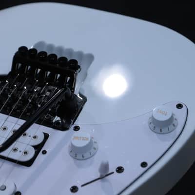 Ibanez JEMJRL Steve Vai Signature Model Left-Handed White Electric Guitar image 12