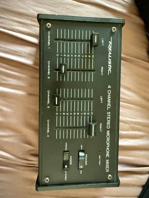 Realistic 4 Channel Stereo Microphone Mixer No Idea - Black image 1