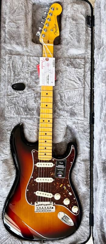 Mint Fender American Professional II Stratocaster, Sunburst with Case 7 lbs 11.8 oz image 1