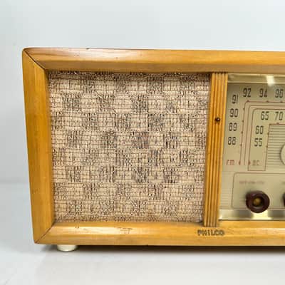 Philco Tube AM/FM Radio Model 50-926 image 2