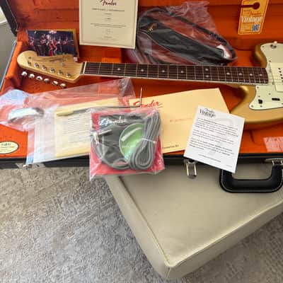 Fender American Vintage Thin Skin 1965 Jazzmaster image 5