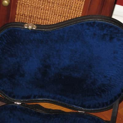 used genuine Gibson Dreadnought Hardshell Case from 2000s - Black Tolex Exterior, Wood Construction, Blue Plush Padded Interior, Gold Colored Hardware, lid has Gibson Acoustic Logo, fits square / round shoulder & cutaway dreadnought (NO guitar included) image 16