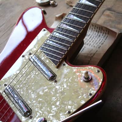 CHARVEL "First Edition 1991 Surfcaster Red #382576 (1991) , 3, 79 kg image 3
