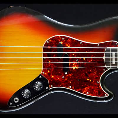 Fender V 1970 - 3 Tone Sunbursst image 2