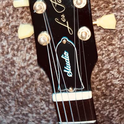 2008 Gibson Les Paul Studio black and gold electric guitar made in the usa Hardshell case image 4