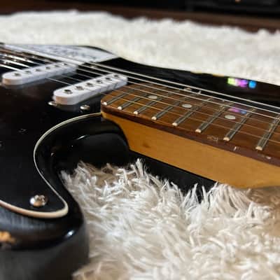 Kurt Cobain Vandalism Stratocaster Replica - 35" Mini Guitar - Reliced image 9