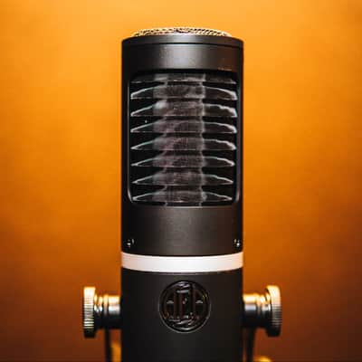 AEA KU5A - Active Supercardioid Ribbon Microphone Serial:0121 With Storage Case image 1