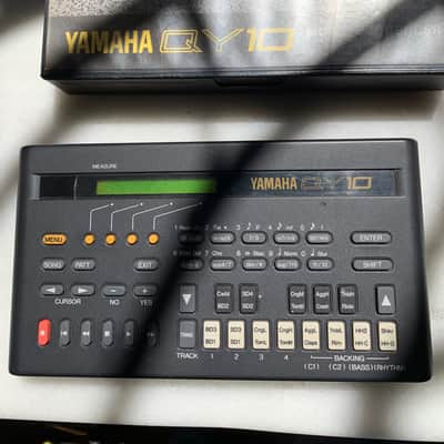 Yamaha qy10 1982 negro