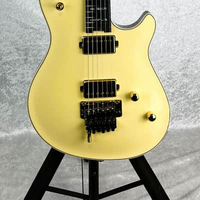 IN-STOCK! USA EVH WOLFGANG CUSTOM SHOP FR GUITAR / TUXEDO WHITE & BLACK image 4