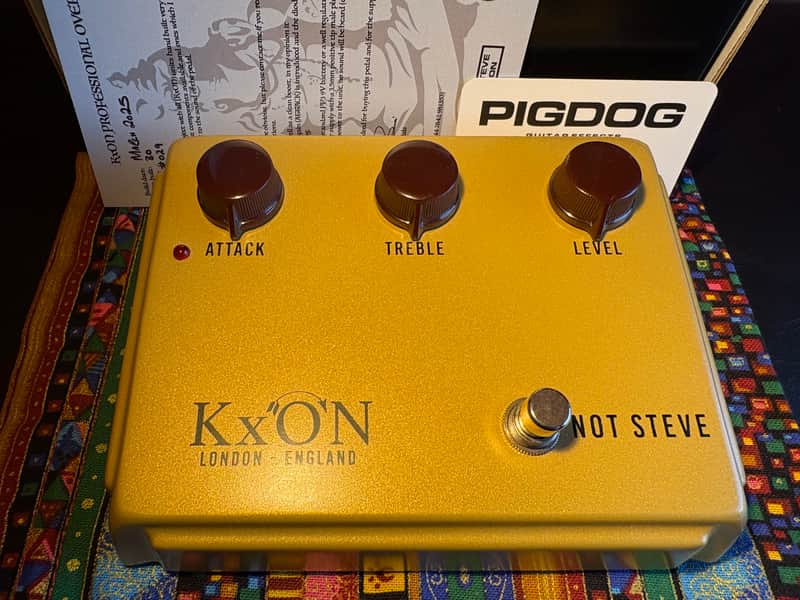 Pigdog KxON 2025 - Gold image 1
