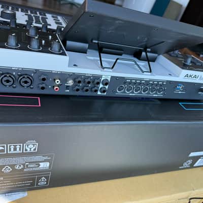 Akai MPC XL Standalone Music Production Center 2026 - Present - Grey image 5