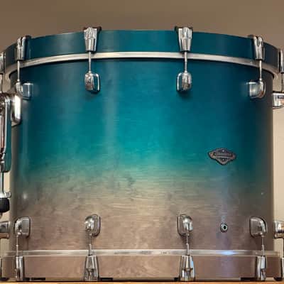 Tama 22" Starclassic Walnut Birch Satin Sapphire Fade 16x22 Bass Drum image 9
