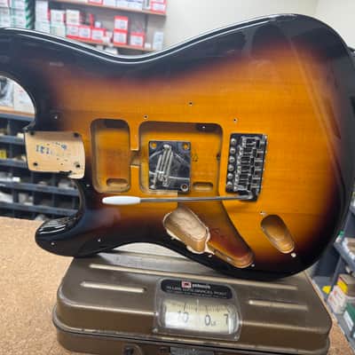 Fender SQUIRE LH 2000’s - SUNBURST image 1