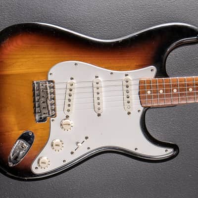 Fender Used American Vintage '62 Reissue Strat '82 image 1