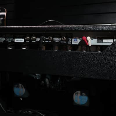 Fender "Custom" Vibrolux Reverb 40-Watt 2x10" Guitar Combo - Used image 4