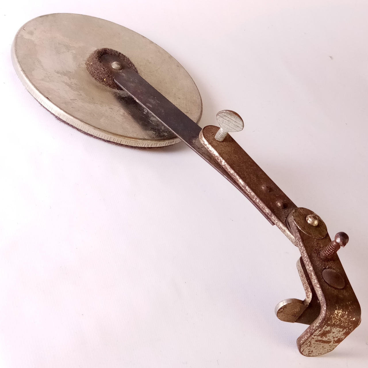 Leedy&Ludwig External Muffler Clamp-On Bass Drum Hoop-Mount Vintage40-50s Nickel — main photograph