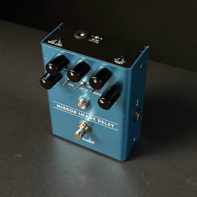 Fender Mirror Image Delay 2018 - Present - Blue image 2
