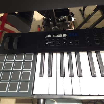 Alesis VI61 USB MIDI Keyboard / Pad Controller 2010s - Local Pickup Only image 2