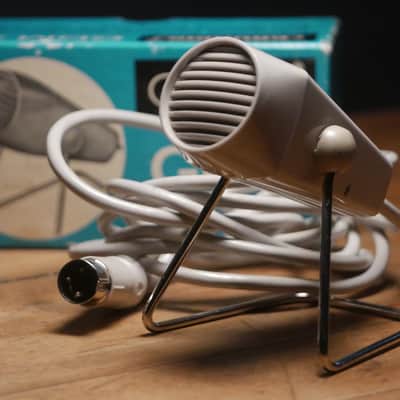 Grundig GDM 310 vintage microphone image 3
