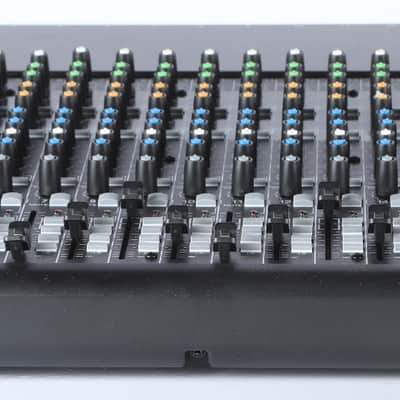 Mackie 1604VLZ4 16-Channel 4 Bus Compact Analog Mic / Line Mixer - Black image 4