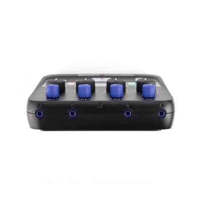 Zoom PodTrak P4next Audio Interface with USB 3.0 Type C Cable, microSD Card, and 5x AA Batteries image 4