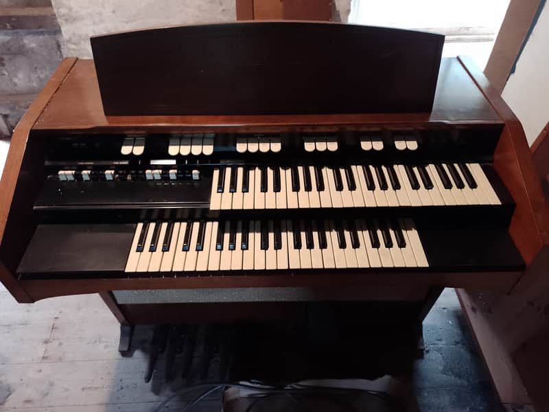 Hammond L-100 Series Organ 1961 - 1972 - Natural image 1