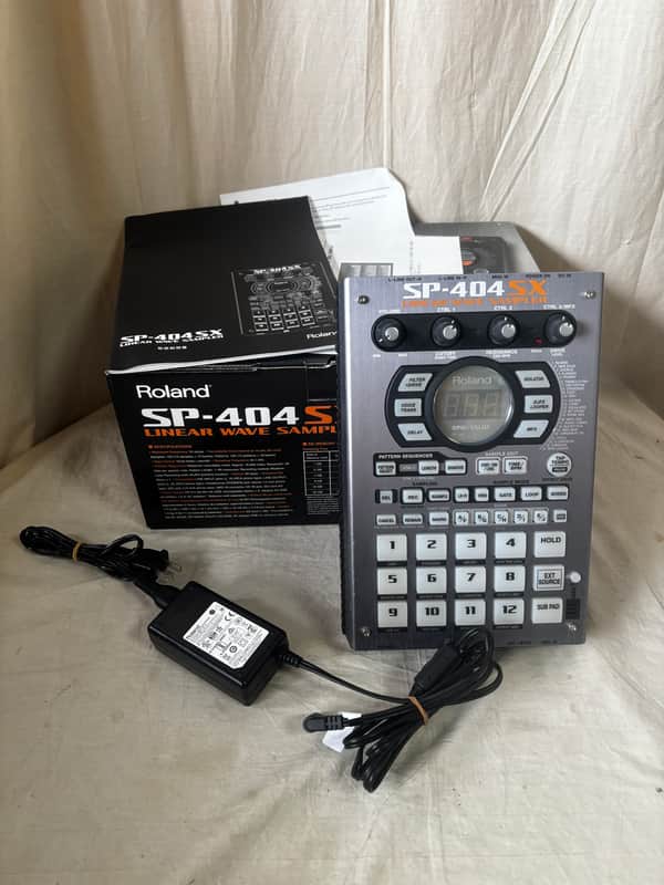 Roland SP-404SX Linear Wave Sampler | Reverb Canada
