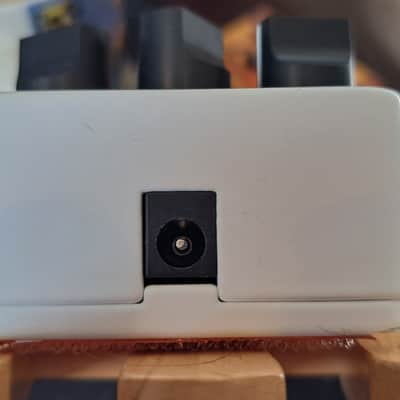 JHS 3 Series Octave Reverb 2022 - Present - White image 4