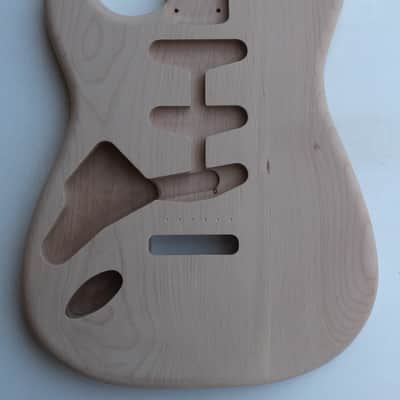 AMERICAN MADE STRAT CLASSIC STYLE BODY - LEFT HANDED - ALDER 1421 image 1