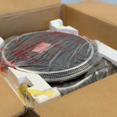 Technics SL-1200 MK2 2004 - Silver image 7