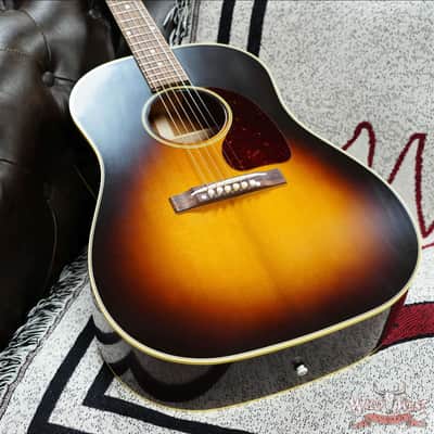 Gibson Custom Shop 1942 Banner J-45 Vintage Sunburst 3.80LBS image 8