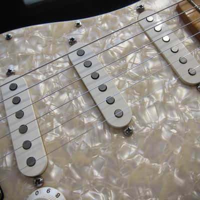 Immagine Fender Deluxe Powerhouse Stratocaster Guitar Dummy Coil Active Electronics Circa-2002-Black - 9