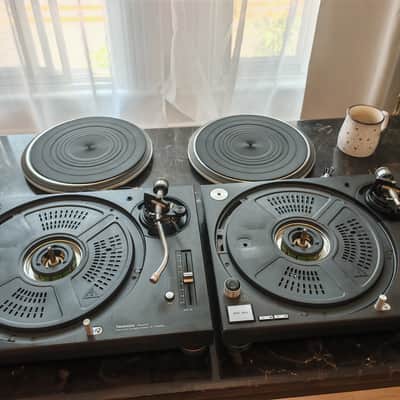 2 x Technics SL-1200MK5 Turntable image 9