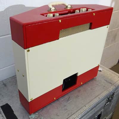 WEM Watkins Electric Music  Dominator MK1 V Front  WEM Dominator 1957 Red/Cream image 7