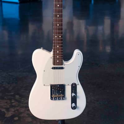 FENDER AMERICAN PROFESSIONAL TELECASTER  - OLYMPIC WHITE WITH CASE image 2