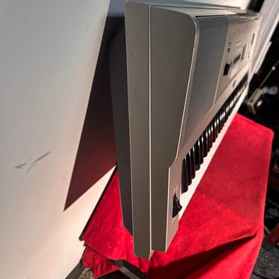 Yamaha YPG235 Portable Grand Piano image 9