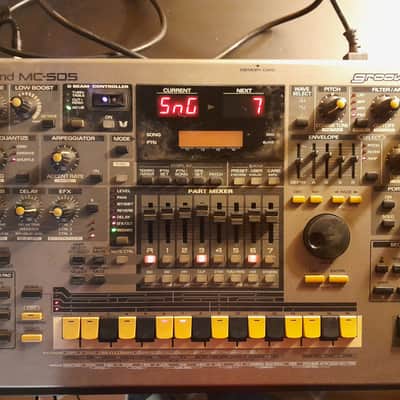 Roland MC-505 Groovebox 1998 - 2002 - Gray