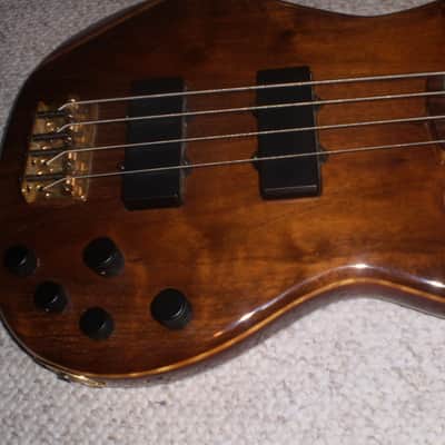 Fender American Deluxe Zone Bass 2002 - Walnut image 6