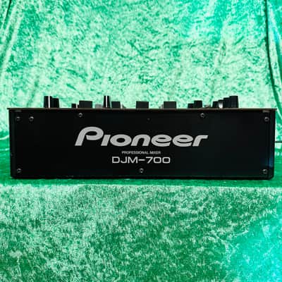 Pioneer DJM-700  4 Channel DJ Mixer Black image 3