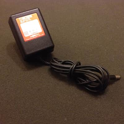 Boss PSA 220 AC adaptor (220 V to 9 V) - Made In Japan image 2